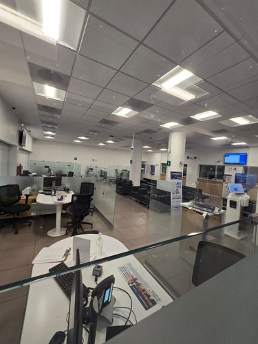 Local Comercial Para Sucursal Bancaria En Esquina Frente A Santander, Banorte Y Hsbc Al Lado De Bbva