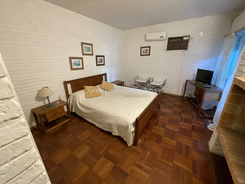 Venta De Casa 4 Dormitorios En Zona Paradas, Proxima Al Mar.