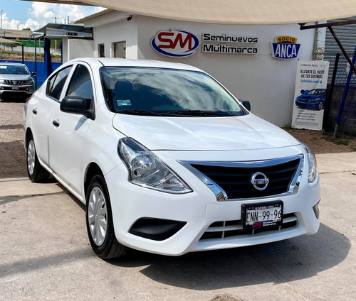 Imagen 2 de 13 de Nissan Versa 2019