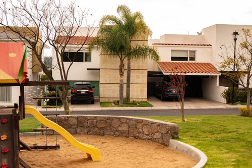 Casa En Venta En Misión Concá