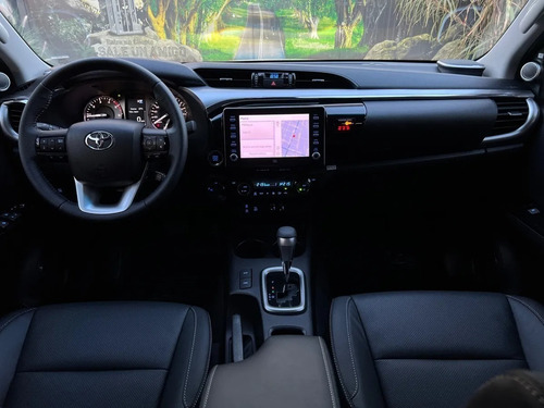 Imagen 11 de 15 de Toyota Hilux Srx 4x4 At
