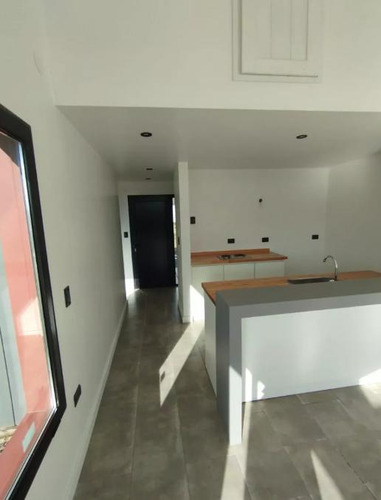 Casa En Venta - 2 Dormitorios 1 Baño - Cochera - 607mts2 - San Martín De Los Andes