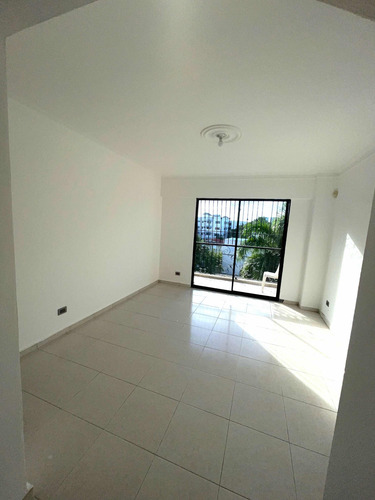 Apartamento Tipo Penthouse Ubicado En Zona Privilegiada
