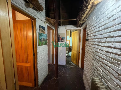 Casa De 4 Dormitorios Y 3 Baños Con Piscina En La Floresta