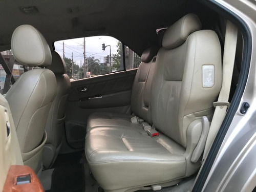 Toyota SW4 3.0 Srv 7l 4x4 Aut. 5p