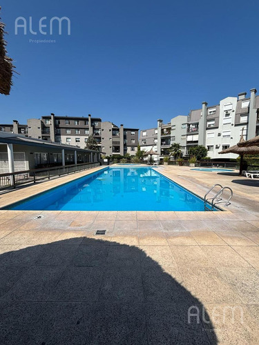 Departamento De 3 Dormitorios En Venta En Complejo Terrazas De Lomas