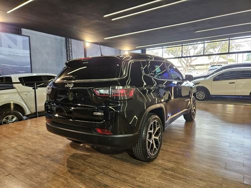 Jeep Compass LONG. T270 1.3 TB 4x2 Flex Aut.