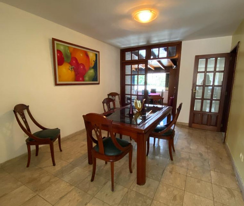 Apartamento En Venta 4hab/ 4b/2e 172 M2 Santa Paula