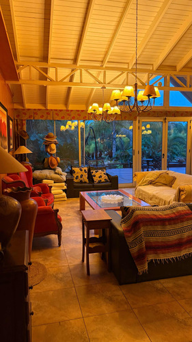 Espectacular Casona En El Delta Con Playa Privada Y Parque