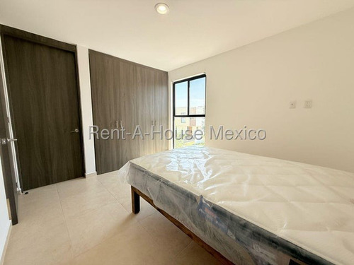 Zakia En Renta Casa Amueblada Con 2 Recamaras Cada Una Con Baño En Suite Qh252912
