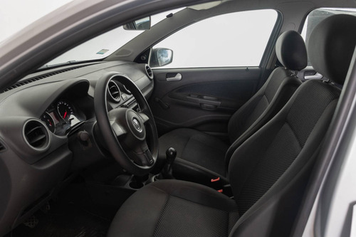 Imagen 10 de 14 de Volkswagen 2016 Voyage 1.6 L/17 Trendline