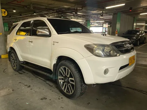 Toyota Fortuner 3.0 Sr5