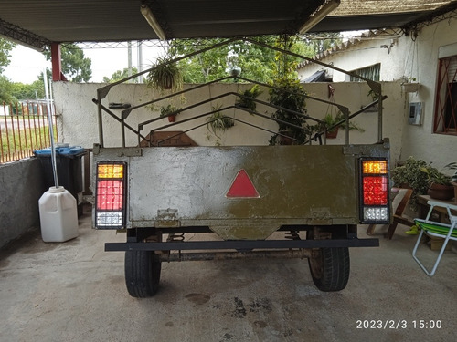 Imagen 4 de 14 de Trailer Grande Bien Cómodo Con Soportes Para Ponerle Toldo