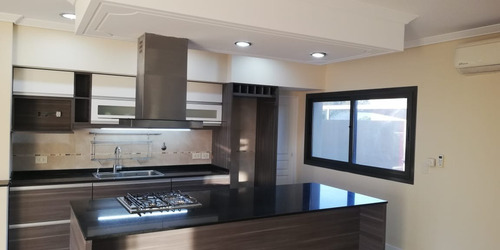 Imagen 16 de 30 de Hermosa Casa En Venta 4 Amb. Barrio Cerrado Canning