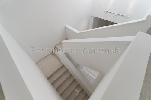 Espectacular Casa, Moderna, A Estrenar Y Lista Para Llegar. 25-19197