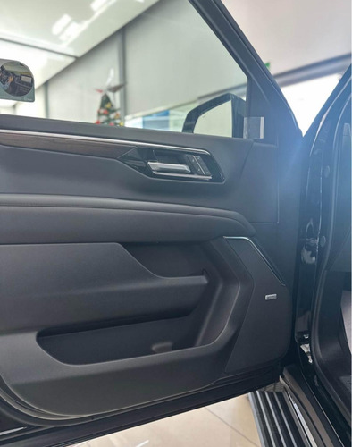 Chevrolet Tahoe 6.2 High Country 4X4 At