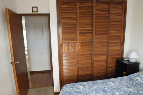 Apartamento En Lindisima Zona A Pasos De Punta Shopping - Ref: 4931