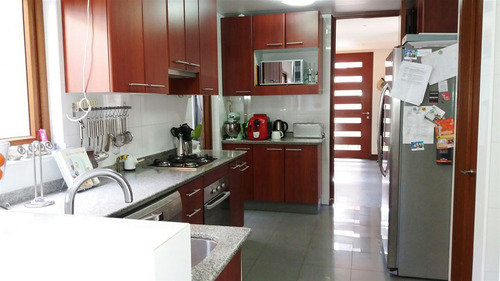 Casa En Arriendo De 4 Dorm. En Lo Barnechea Condominio