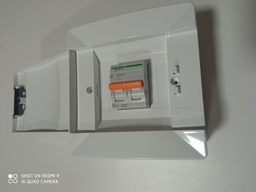 Caja Plástica Electric Breaker Riel Din Superficial 4 Vías