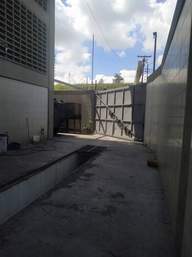 Imagen 3 de 19 de Galpon En Zona Industrial De Mariche Km1 Negociable