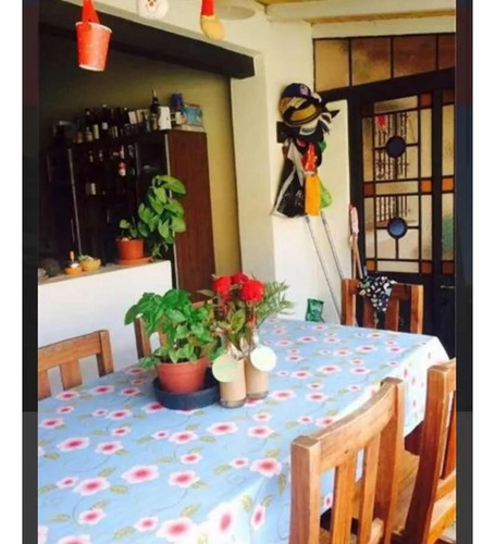 Casa 5 Ambientes- Castelar Sur