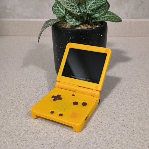 Consola Gameboy Advance Sp Pantalla Ips - Pikachu Edition Amarillo (Usado)