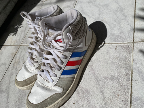 Zapatillas Adidas Basquet Hoops 2.0 Talle 40 (Usado)