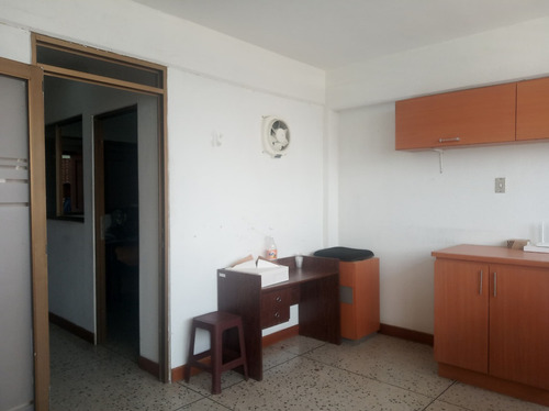  #aarah24-16604 Oficina En Venta, En Zona Privilegiada De La Ciudad Centro Barquisimeto, Lara