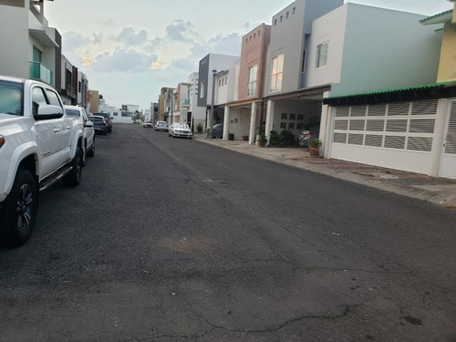 Imagen 1 de 4 de Terreno En Venta Fraccionamiento Lomas Residencial