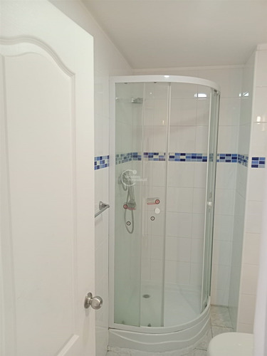 Casa De 5 Pisos, Hostal, En Excelente Condiciones