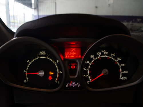 Imagen 2 de 15 de Ford Fiesta Titanium 1.6