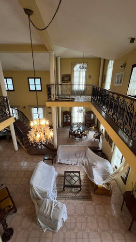 Se Alquila Casa De 1100 M En La Viña Av Principal Socc