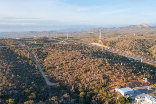 Todos Los Santos-cabo San Luca, Rolling Hills Parcel