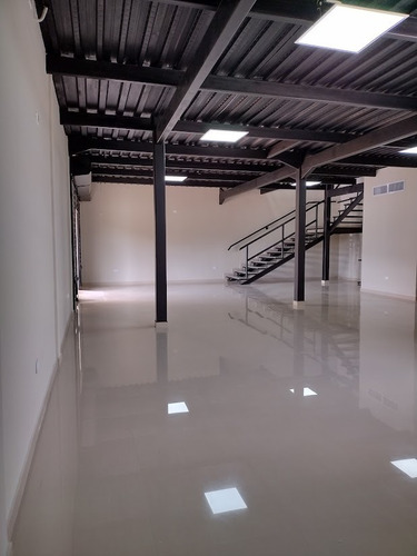 Imagen 9 de 13 de En Venta Exclusivo Local Comercial Ubicado En Terrazas Del Valle, Av. 31 De Julio.