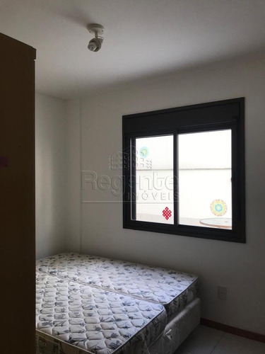 Apartamento A Venda No Bairro Trindade Em Florianopolis - V-79227