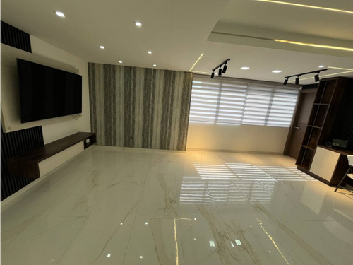 Apartamento En Venta, Res. Jade, Urb. La Soledad.