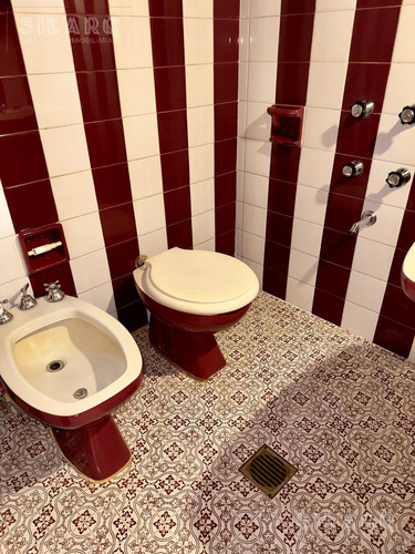 Casa En Zona Av. Quaranta Y Jaureche Sobre Calle 129