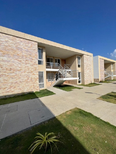 Sky Group Vende Apartamento En Res Cartago, Tucacas. Ina-501