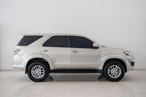 Toyota Fortuner Urbana 4x2 At 2012