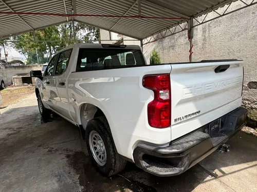 Chevrolet Silverado Wt Doble Cabina 4X2 4.3L V6