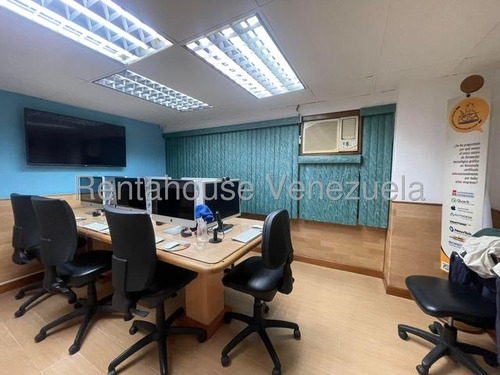 Oficina Completamente Operativa En Venta En Los Cortijos, 25-17194