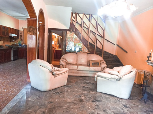 Imagen 4 de 17 de Casa En Venta De 3 Dormitorios C/ Cochera En La Tablada