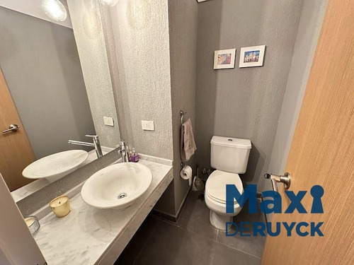 Piso De 4 Ambientes Con Cochera, Zona Plaza Conesa