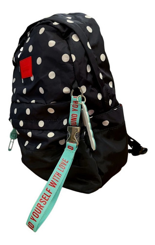 Imagen 4 de 4 de Mochila Porta Notebook Las Oreiro Mujer Urbana Dama Llavero