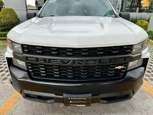 Chevrolet Silverado 4.3 V6 1500 WT Doble Cabina 4x2 At