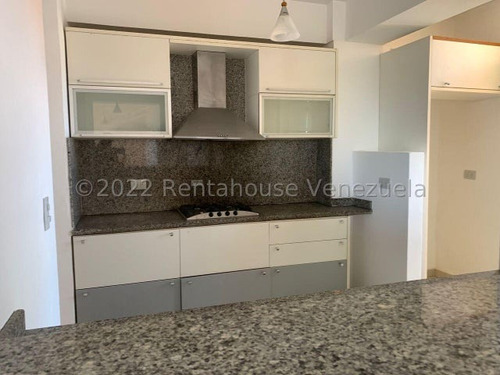 Milangie Cartaya Vende Apartamento Moderno En El Este De Barquisimeto, Cuenta Con Una Hermosa Cocina Empotrada Una Amplia Sala Y Dos Habitaciones Con Closet, Además Con Dos Baños Completos Y Estaciona