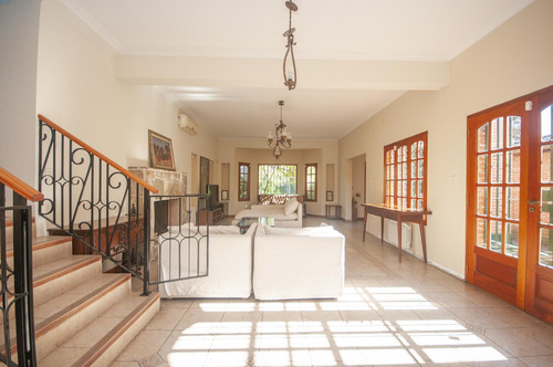 Casa Venta 4 Dormitorios 4 Baños Jardín Pileta 3046 Mts2 Totales - Gorina