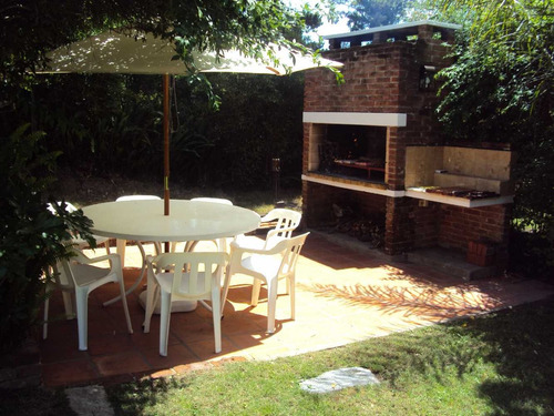 Espectacular Chalet En Barrio Cantegril, Parada 16