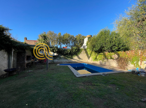 Arvas Vende Casa En Beccar - 3 Dorm - Con Jardín Y Pileta - 300 M²