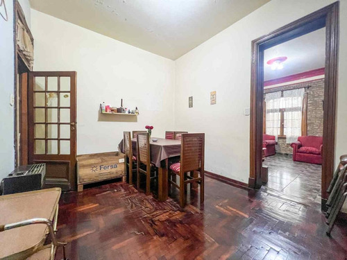 Venta Casa 9 Ambientes Flores